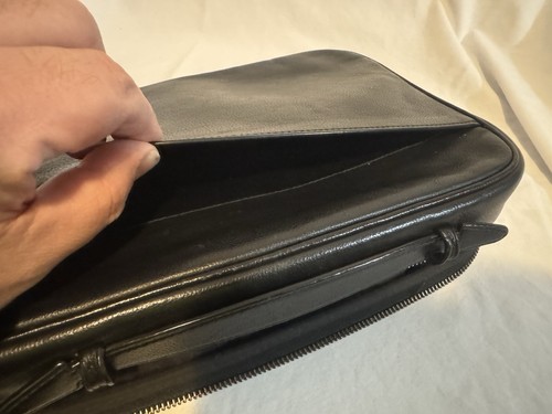 Coach Carrying Case Perfect For An Ipad strap is not coach! - Picture 2 of 9