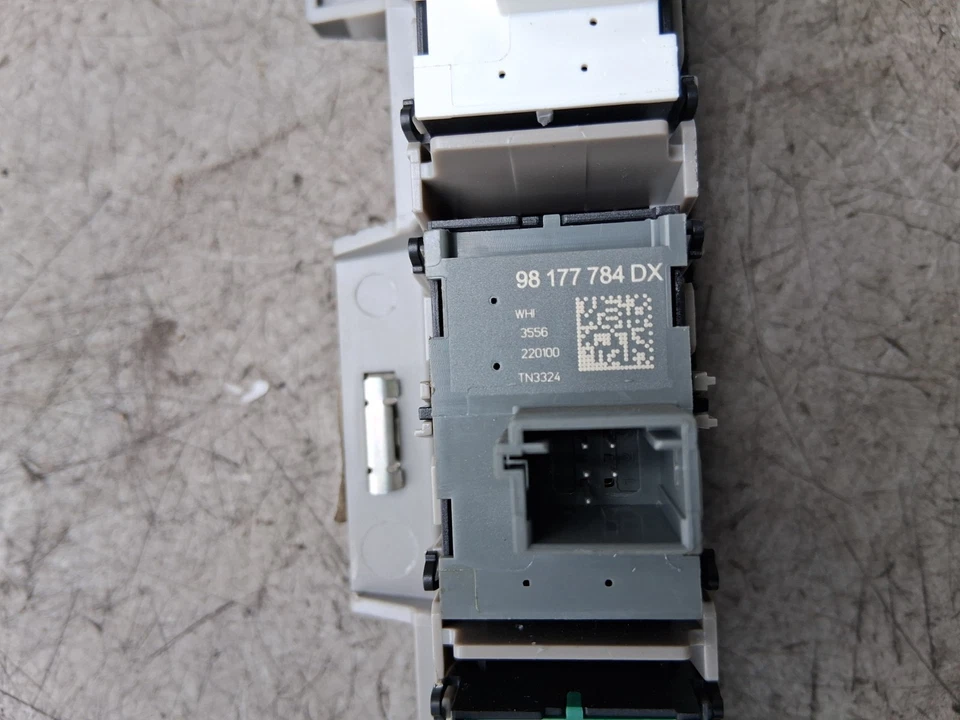 INTERRUPTOR VENTANA DELANTERA TRASERA IZQUIERDA LADO PASAJERO CITROEN DS7 SUV NS 2024 98177784DX Foto 3 de 4