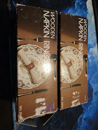 Vintage wooden napkin rings from Action Industries. Set Of 8 W Original Box 1983