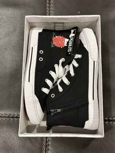 Peanuts Snoopy Sneakers Holiday CHRISTMAS DOGHOUSE SNEAKERS Kids Size 2 - Picture 3 of 8