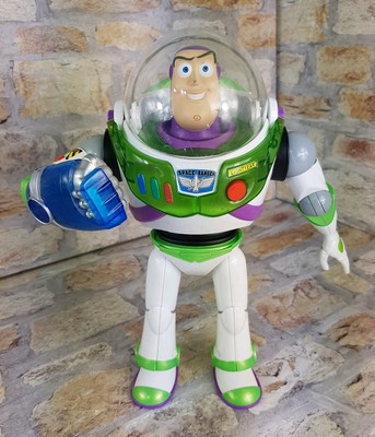 buzz lightyear gauntlet