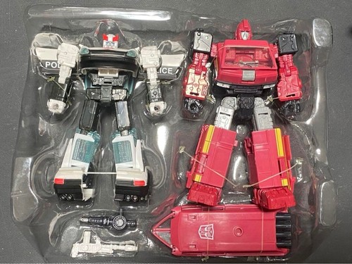 Transformers Earthrise ER EX-18 Ironhide & Prowl Toy Hobby 2021 Takara Tomy - Picture 2 of 2