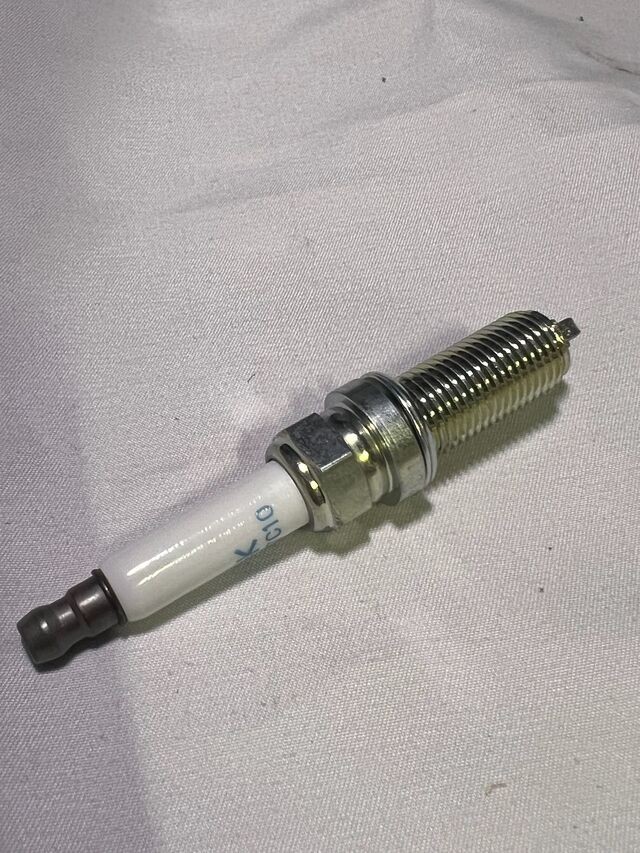 Genuine Land Rover Range Rover Range Rover Sport Discovery 4 Spark Plug LR032080