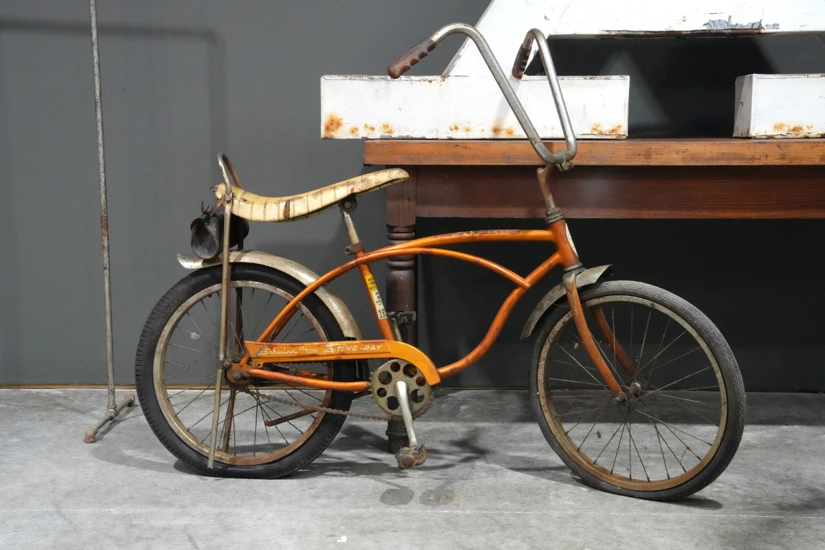 Vintage Schwinn Stingray Bike In Collectible Complete Bikes for