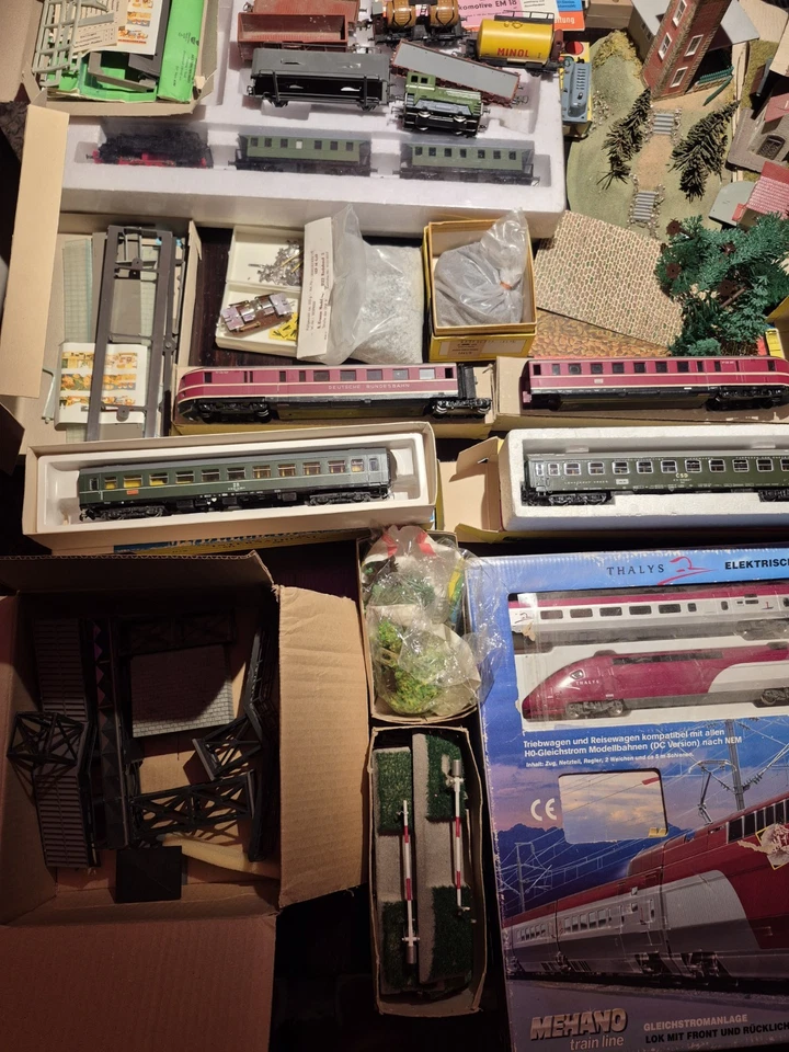 H0 Konvolut Piko Modelleisenbahn Schienen/Deko/Waggons - Bild 3 von 4