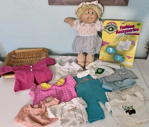 VTG Cabbage Patch Kids 1982 Xavier Roberts Signed Appalachian Artworks Doll Lot