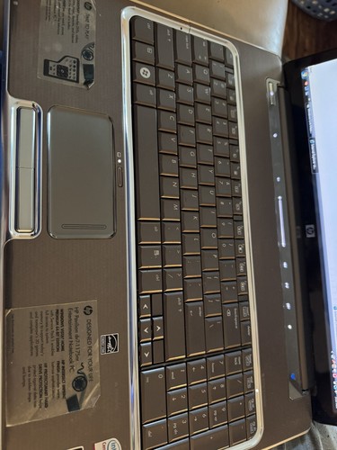 HP Pavilion dv7-4051nr 17.3in. (500GB, AMD Phenom II, 1.6GHz, 4GB)... - Picture 4 of 11