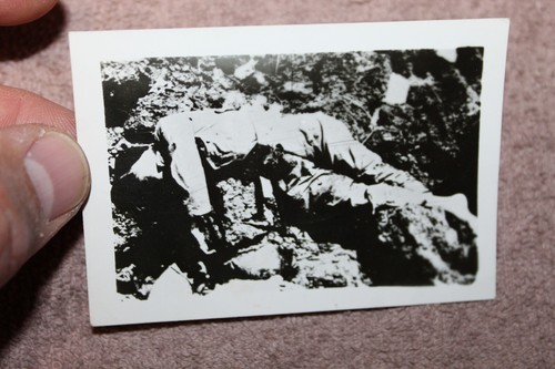 Original WW2 Photograph of a Japanese Army Soldier on Iwo Jima, Note to Backside - Picture 1 of 2