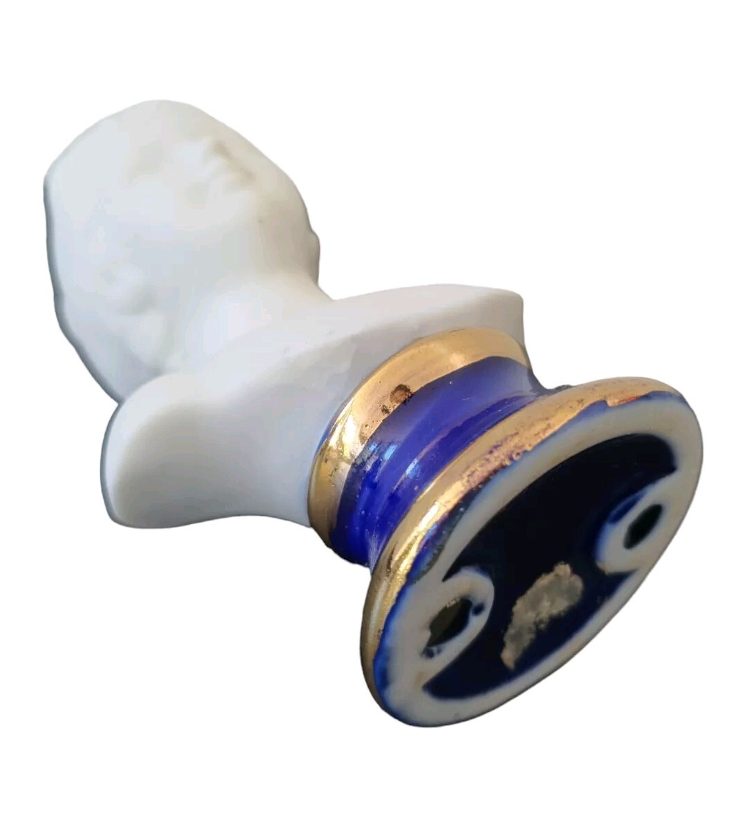 ENSEMBLE DE 2 bustes miniatures en biscuit & socle bleu - lettre N ENSEMBLE DE 2 bustes miniatures en biscuit & socle bleu - lettre N