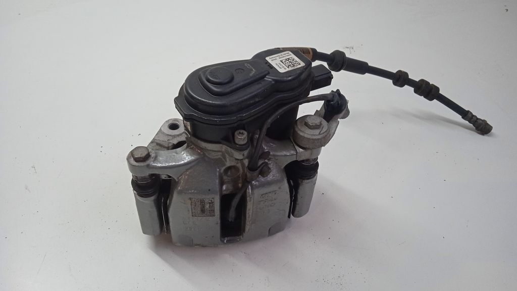 Porsche Macan 2016 Diesel Right rear brake caliper 95B615405M  