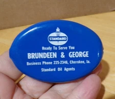 Brundeen & George Standard Oil Gas Squeeze Coin Purse Cherokee Iowa THIS FAMILY?