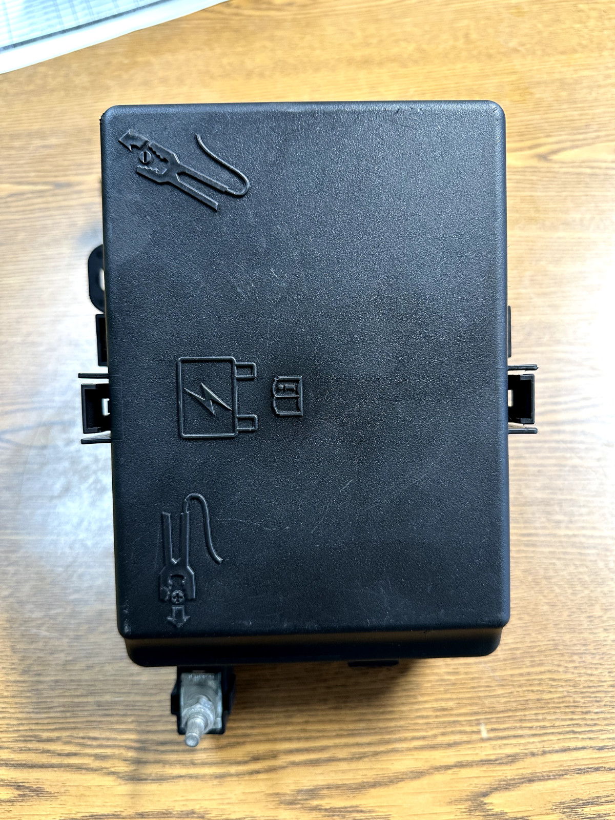 2014-2019 Maserati Ghibli Engine Battery Fuse Relay Junction Block Box Assembly