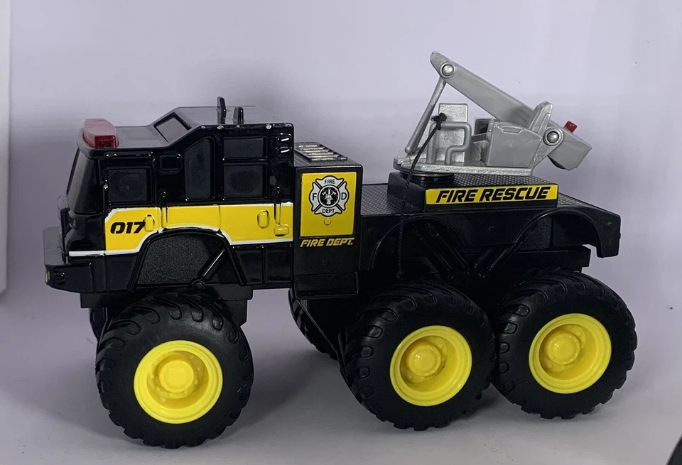 2 Maisto Fire Rescue 1:24 Diecast Builder Zone Cantera Monstruo Camión de Bomberos 8" Foto 3 de 4