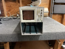 Tektronix 7613 Oscilloscope Mainframe Parts or Repair Powers on
