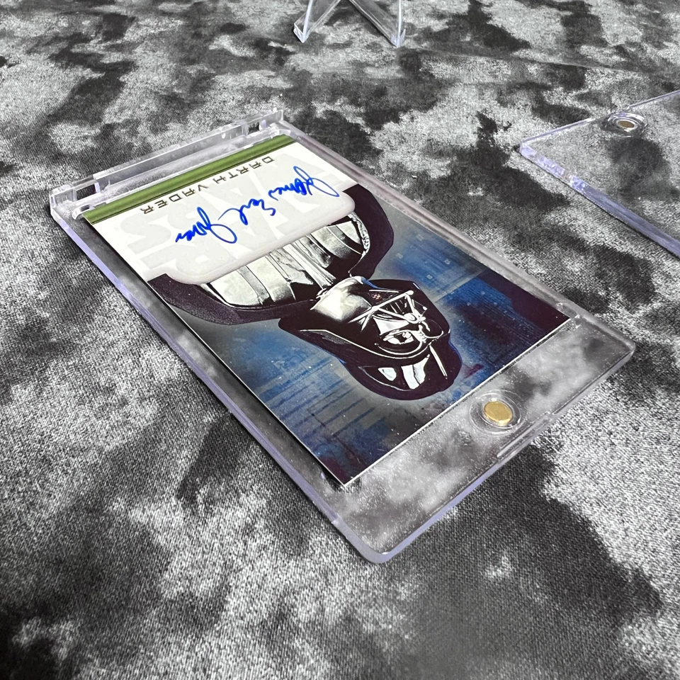 2001 Topps Star Wars Evolution James Earl Jones Autograph Darth Vader Card Mint - Image 4 of 4