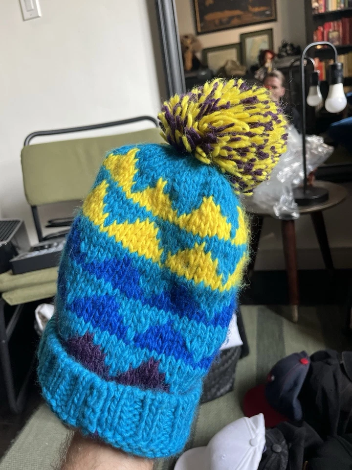 O’Neill Vintage Ski NWT beanie Hat Pom Pom - Image 2 of 3