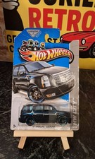 Hot Wheels 2013 HW City 6/250 - '07 Cadillac Escalade - Sealed poor card