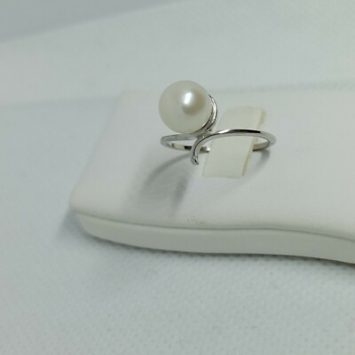 Anello in oro 18 kt  perla naturale d'acqua dolce 8-8/5 mm.