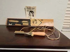 Vintage 1970s Valmor Electra-Curl Electric Hair Curler. HEATS UP! Model 100