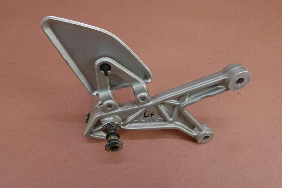 12-15 MV Agusta B3 Brutale 800 2014 reposapiés delantero izquierdo escalón B7476 Foto 3 de 4