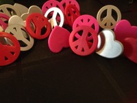 Decopac 30 Peace Sign & Hearts Cupcake Picks Rings Topper Kit Birthday Party Decopac 30 Peace Sign & Hearts Cupcake Picks Rings Topper Kit Birthday Party