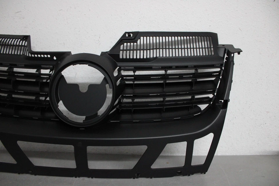 2005 2006 2007 2008 2009 2010 VOLKSWAGEN JETTA FRONT GRILLE Foto 3 de 4