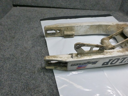 1989 HONDA CR125R CR250R SWINGARM SWING ARM SUSPENSION OEM - Picture 3 of 9