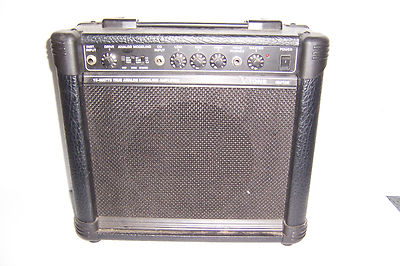 BEHRINGER V-TONE GM 108 TRUE ANALOG MODELING 15 WATT GUITAR AMPLIFIER AMP