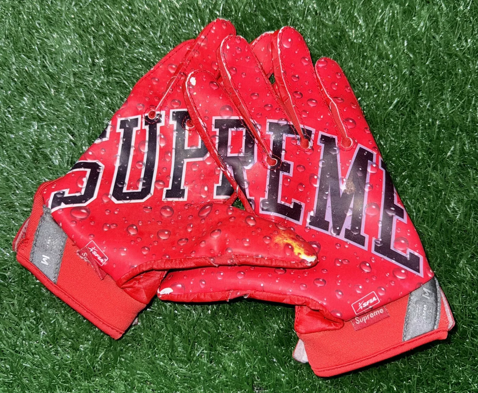 Gants de football Nike Supreme Vapor Jet 4.0 Skill taille moyenne rouge d'occasion FW18