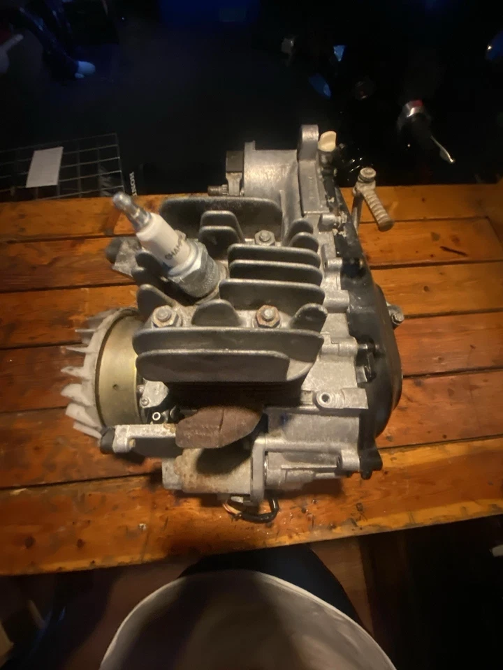 1994 Yamaha RAZZ 50cc SH50 scooter motor RIVA - Imagem 4 de 4