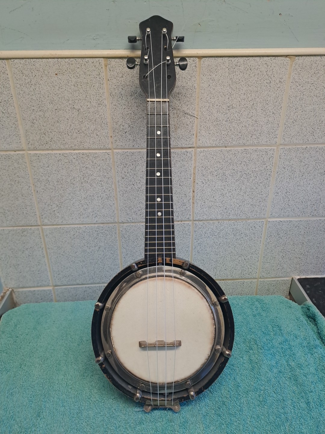 Vintage 4 String  Ukulele Banjo  - Instrument