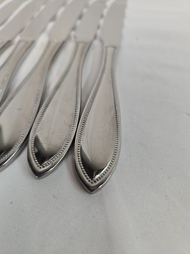8 Wallace 18/10 American Tradition Serrated Steak Knives Beaded Stainless Solid - Picture 2 of 5