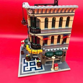 LEGO Creator Expert Modular Buildings Grand Emporium 10211 Used Retired As Is
