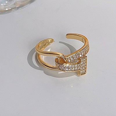 Trendiger geometrischer Ring größenverstellbar mit exquisiter galvanisierter O