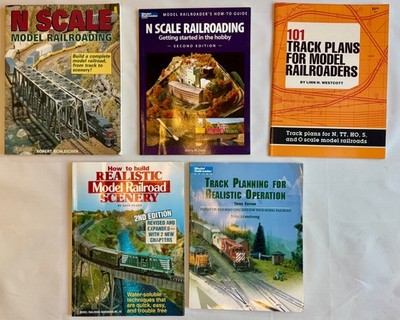 LOT: 5 N Scale and related model railroad books