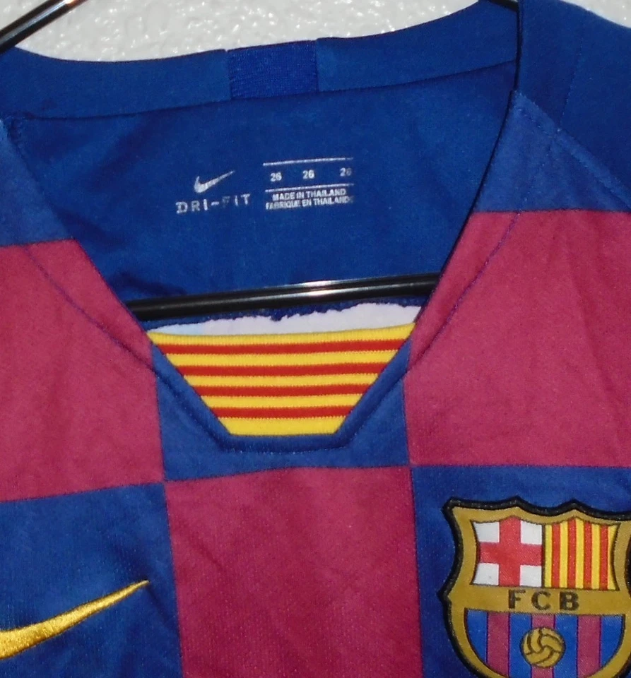 NIKE FC Barcelona Antoine Griezmann #17 Rakuten Jersey youth size 26 Medium - Image 2 of 3