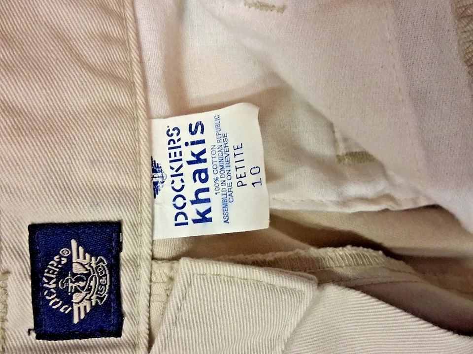 Dockers Women's Khakis Petite 10 Pleated Front 100% Cotton - Image 3 of 4