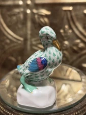 Herend Green Fishnet 2-1/2" Tall Duck - Excellent Condition