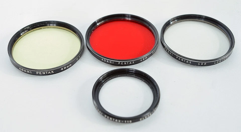4x Vintage Pentax Screw-In Lens Filters, Red, UV, Yellow, Close-Up, 49mm & 37.5m - Image 3 of 4