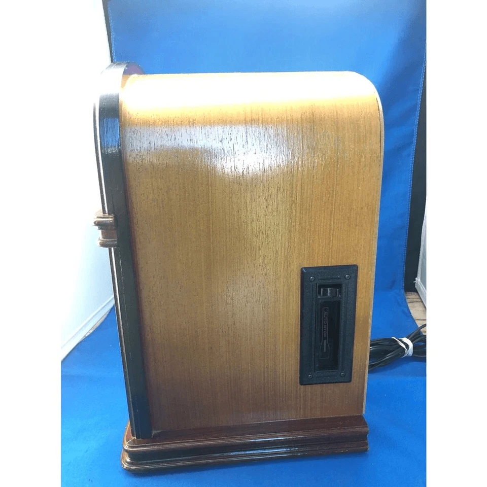 Radio Shack Vintage Serie Clásica AM/FM Radio/Reproductor de Cassette12697 Foto 4 de 4