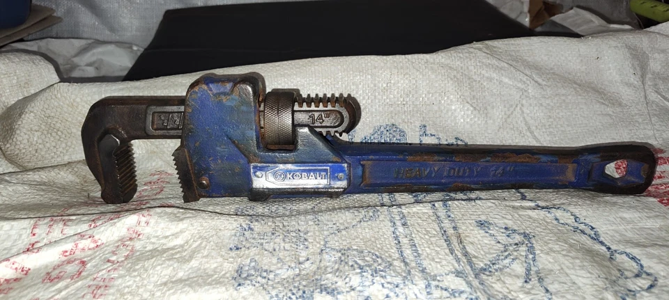 Kobalt OEM 14” Cast Iron Pipe Wrench #464623 , Blue - Image 3 of 4