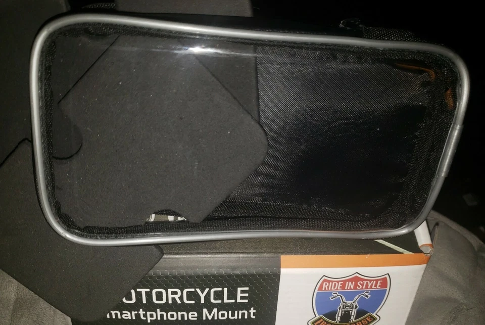 MAXXIM.Diamond Plate™ Adjustable, Waterproof Motorcycle/Bicycle Smartphone Mount - Image 4 of 4