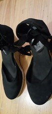 Shoes Womens high heels. Black. Closed toe. Size 7.