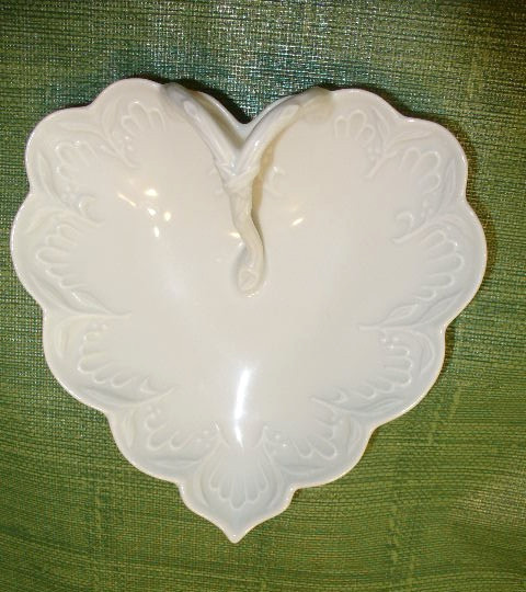 Limoges France Vintage Porcelain Heart Shaped White Trinket Dish Scalloped edges