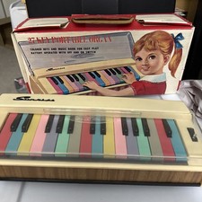 VINTAGE SUNRISE 27 KEY TOY PORTABLE ORGAN With BOX Untested Parts
