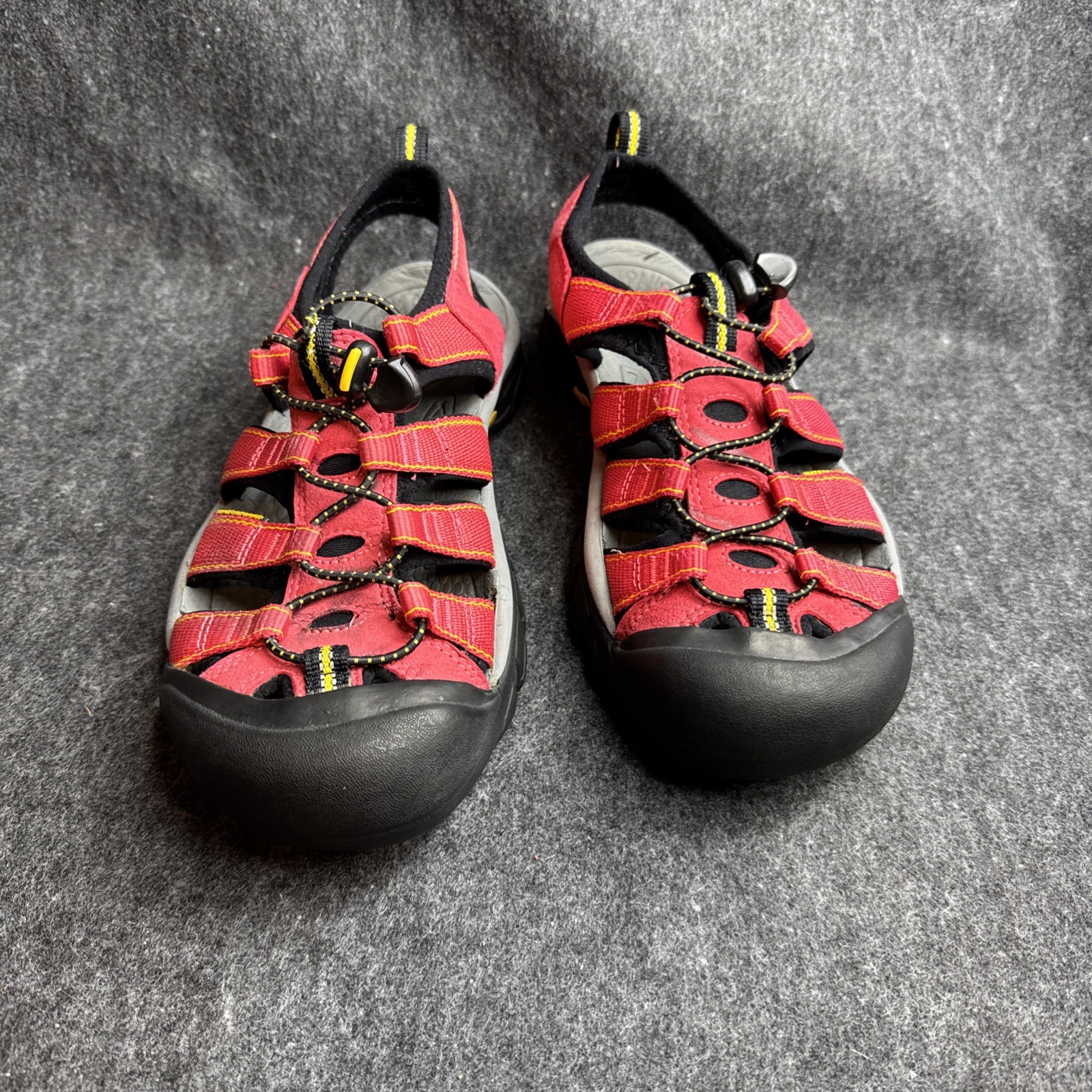 Keen Sandali da trekking in acqua con punta chiusa taglia 8 5 (S2076)