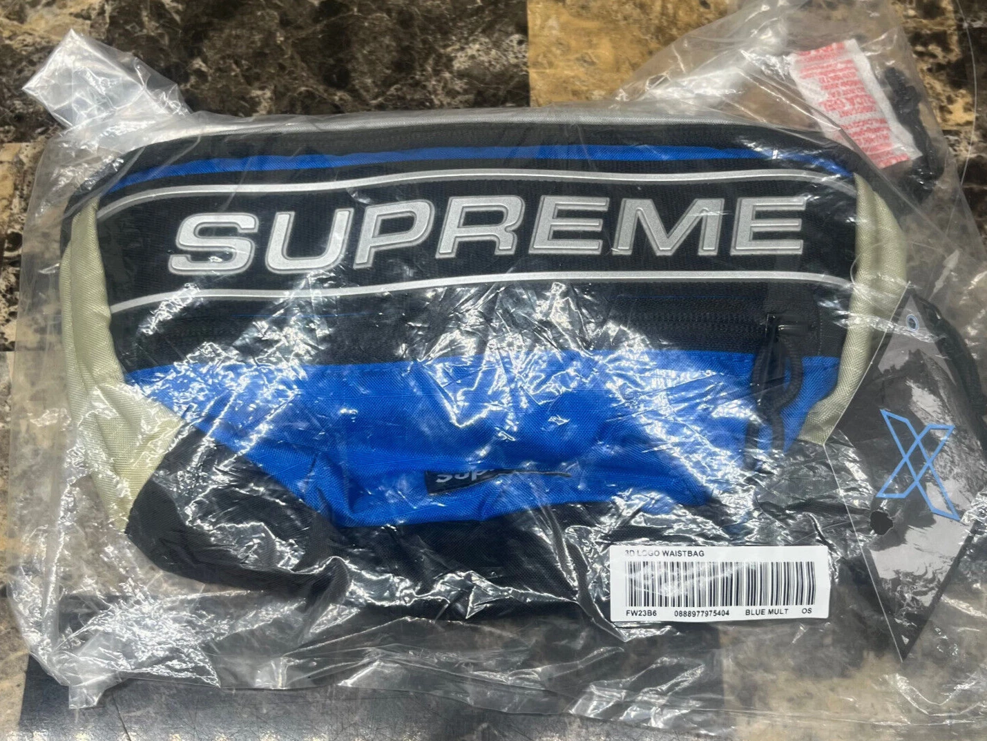 Sac taille logo 3D suprême bleu FW23 NEUF