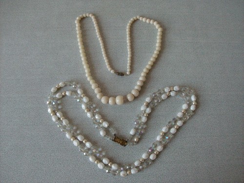 joli collier avec olives de verre vintage | UK