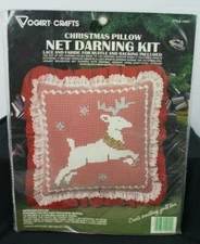 Vtg Christmas VOGART CRAFTS Net Darning Kit 2941 Reindeer Pillow Cover 14x14 NEW