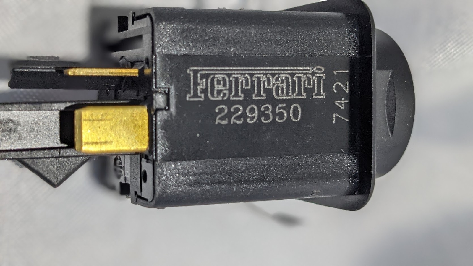FERRARI 360 SPIDER PARTS EMERGENCY LIGHT SWITCH AT CENTER CONSOLE 229350